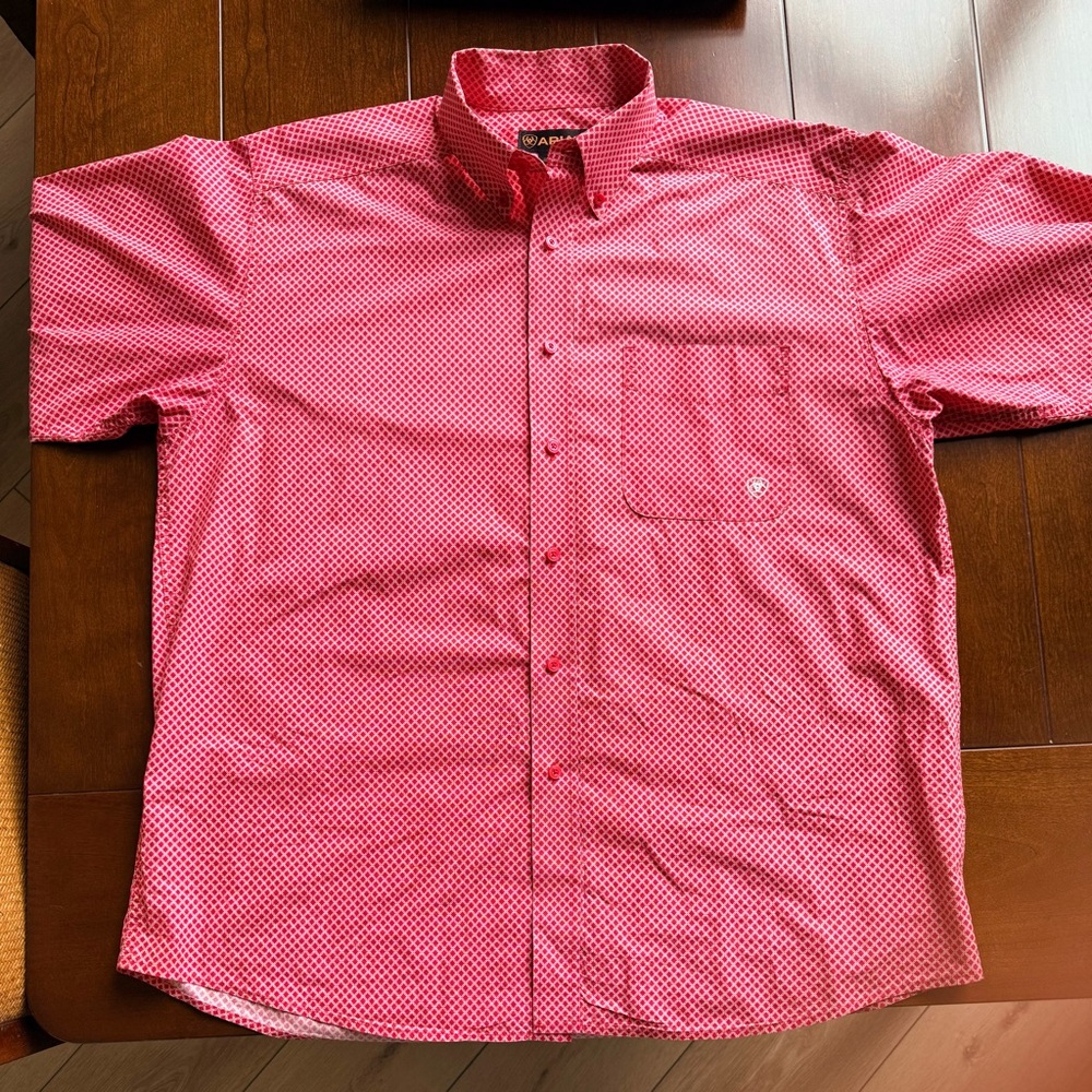 Ariat! Mens X-large button down shirt.